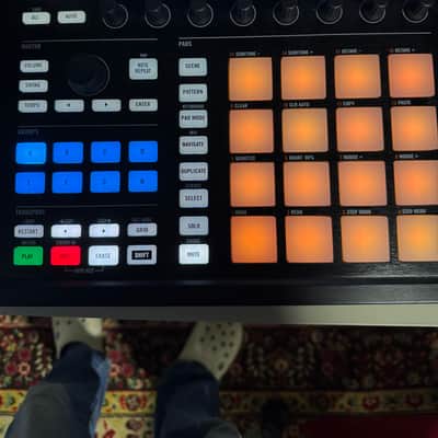 Native Instruments Maschine MKII 2010s - Black image 4