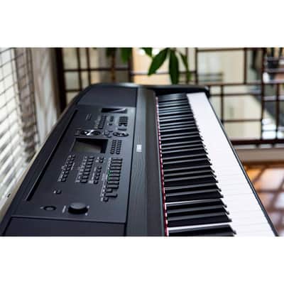 Yamaha DGX-670 88-Key Portable Grand Piano (Black) image 7