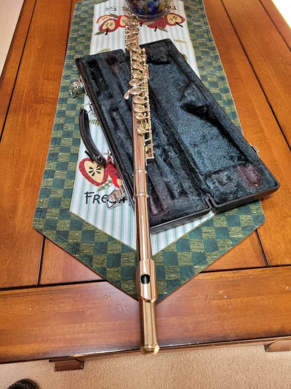 Yamaha (closed hole) Flute, Model YFL-211 - 2026 - Silver -BEAUTIFUL! image 1