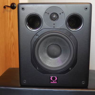 Quested VS2108 Studio Monitors (pair) image 1