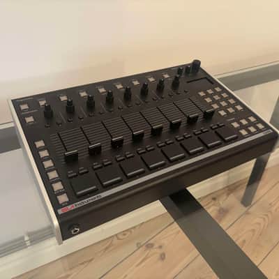 Isla Instruments S2400 - Modern SP1200 Drum Machnine / Sampler / Sequencer image 3