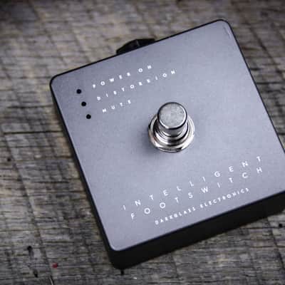 Darkglass Alpha Omega 900 Bass Head w/Footswitch image 5