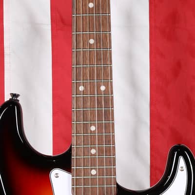 Squier Affinity Stratocaster Junior HSS - 3-Color Sunburst image 4