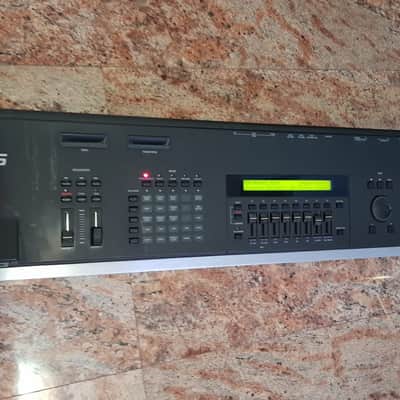 Yamaha SY85 Synthesizer 1992 - Black