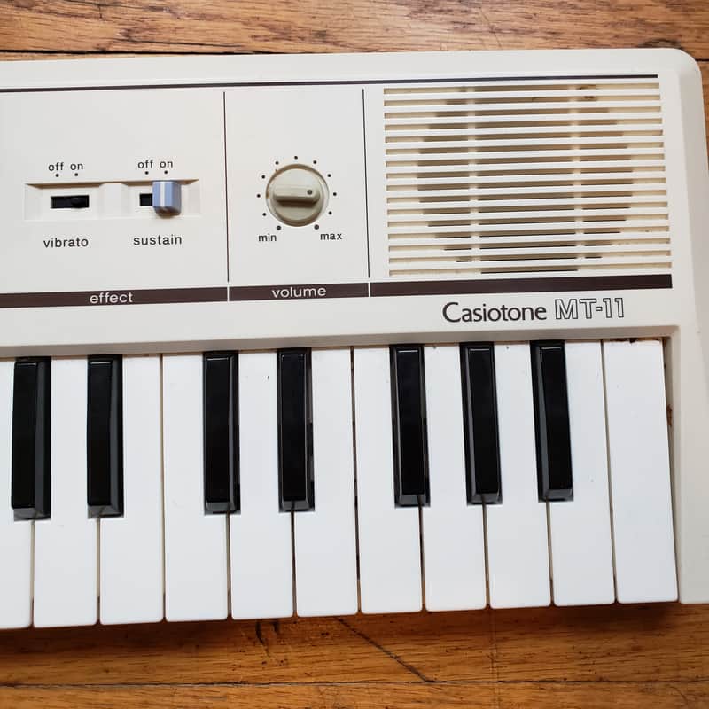 RARE Vintage Casio Casiotone MT-11 1980s Analog Synthesizer