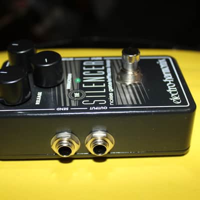 Electro-Harmonix Silencer Noise Gate / Effects Loop Guitar Pedal image 4
