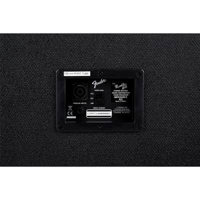 Fender Rumble 210 v3 700W Bass Cabinet in Black image 3