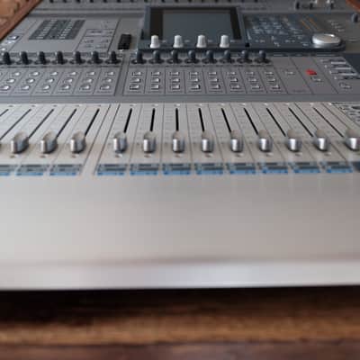 Tascam DM-3200 digital mixer DM-3200/MU-1000 Meter Bridge + IF-FW/DM FireWire Card Included image 9