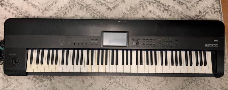 Korg KROME 88-Key Synthesizer Workstation 2010s - Black image 1