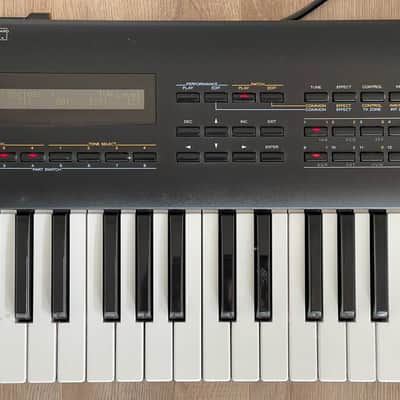 Roland JV-80 61-Key Multi-Timbral Synthesizer /192 Patches (64 user), 48 Performances (16 user) image 14