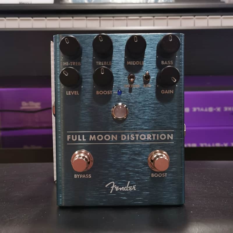 Fender Full Moon Distortion w/ Boost Guitar Effect Pedal - Blue image 1