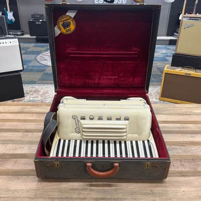 Used Pancordion Crucianelli Accordion with Case image 1