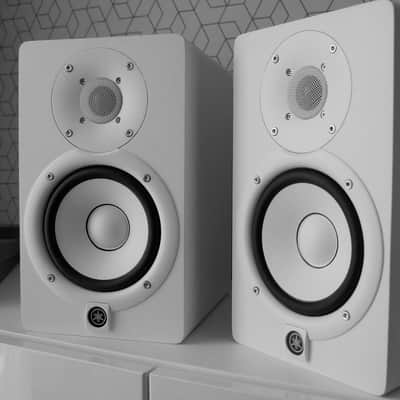 Yamaha HS8 8 Inch Powered White Studio Monitor 2 Pack with 2x Cable Bundle image 7