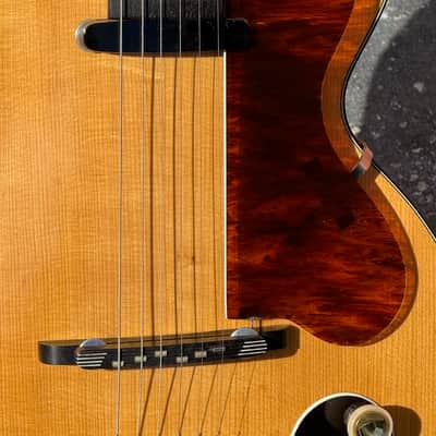 Hofner Club 40 1957 - stunning rare issue like George Harrison's 1st true Beatle Axe ! image 11