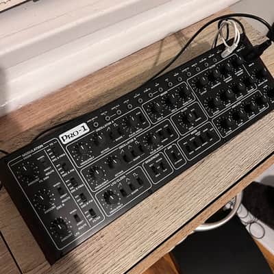 Behringer Pro-1 Analog Synthesizer // Barely Used