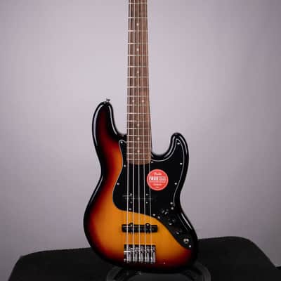 Squier Affinity Series Jazz Bass V - 3-color Sunburst with Laurel Fingerboard image 2