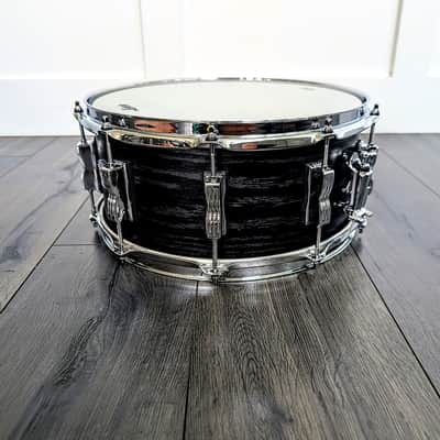**BRAND NEW** Ludwig 14" x 6.5" Keystone X (Classic Oak) 5 Ply Maple/Oak Hybrid Standard Snare Drum Black Night Oak Color 10 Lug New Old Stock NOS Made in the USA image 2