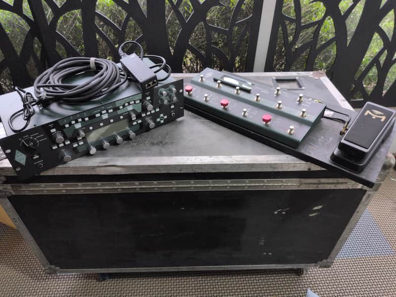 Kemper 600w Rack w Remote and Expression pedal w POE image 1