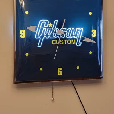 Gibson Guitars Custom Shop Dealer Style Light-Up Clock Killer Cool Man Cave/Garage Item image 2