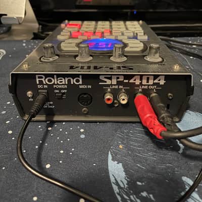 Roland SP-404 OG Works Great Incl. 1GB Card and Power image 2