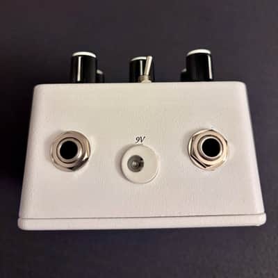 Lone Wolf Audio Left Hand Wrath Distortion Limited Edition White image 6