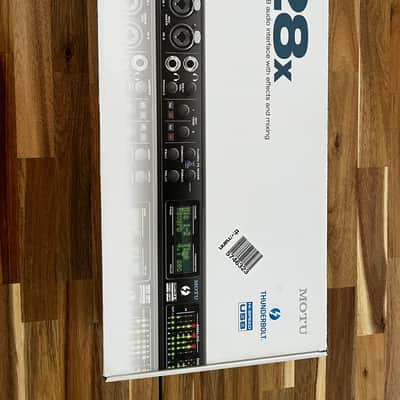 MOTU 828x Thunderbolt / USB 2.0 Audio Interface 2014 - Present - Black image 16