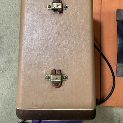 Supro Comet 1948 - Two-tone image 2