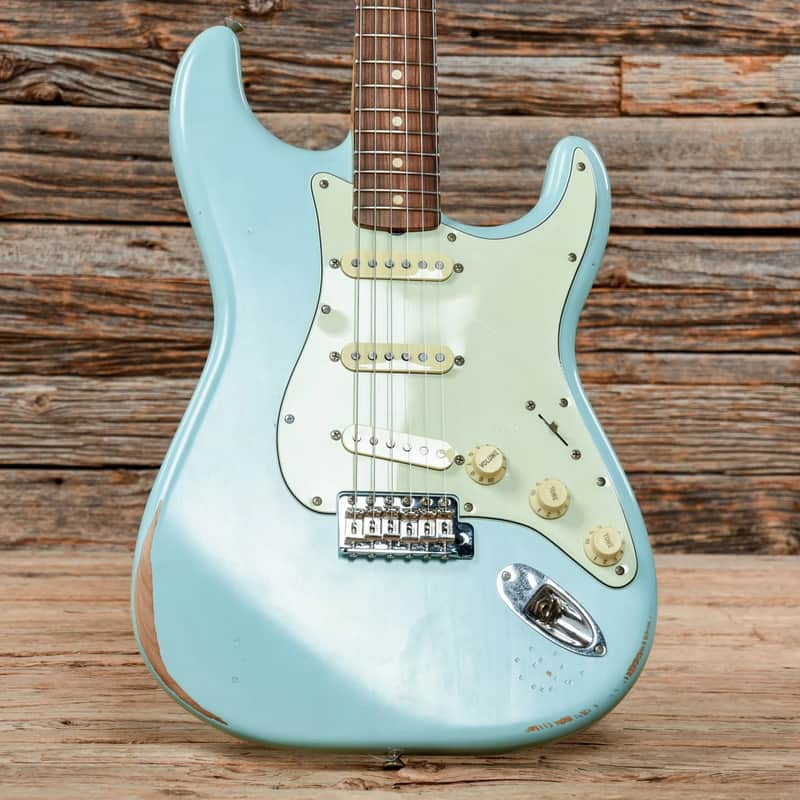 Fender Limited Edition Vintera II Road Worn '60s Stratocaster 2025 - Sonic Blue