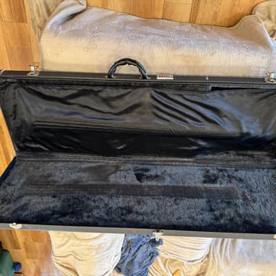 Gibson Thunderbird IV 2001 - ROADWORN auction collectible image 4