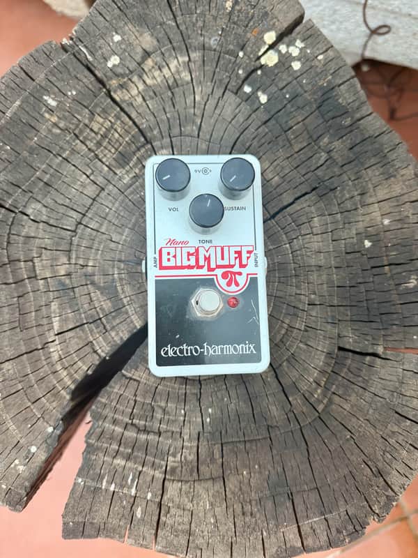 Electro-Harmonix Nano Big Muff Pi Distortion / Sustainer 2013 - Present - White / Black / Red image 1