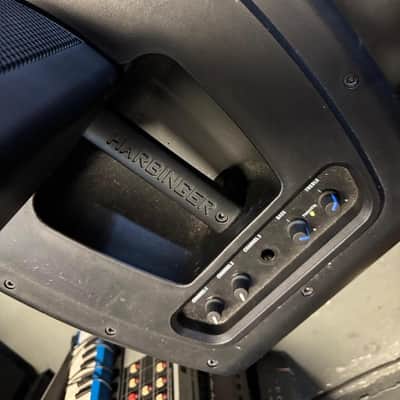 HARBINGER MLS900 250 Column Speaker with EQ (Used) image 2