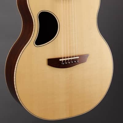 McPherson 4.0 Camrielle 2011 - Gloss image 3