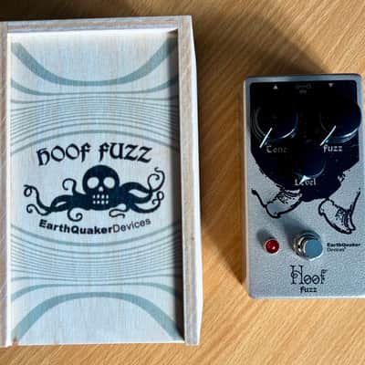 ★限定版★Earthquaker Devices 3knob Hoof Fuzz EarthQuaker Devices Hoof V2 Fuzz Pedal - Zine Edition, Sweetwater