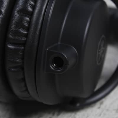 Yamaha HPH-MT5 Closed Back Studio Monitor Headphones Black with Carrying Bag image 6
