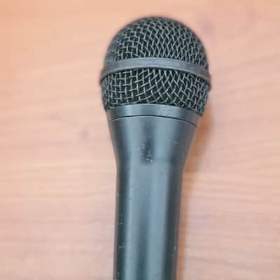 AKG 🎤 AKG Dynamic Handheld Microphone | XLR 3-Pin | Black | Professional image 2