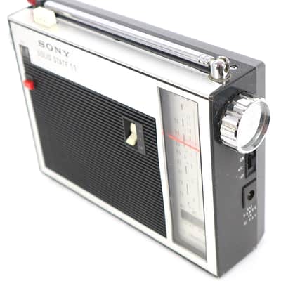 Vintage Sony Japan TFM-110F Portable Transistor Radio FM/SW/MW w
