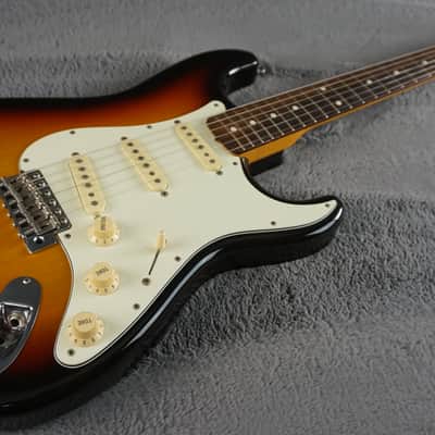 Fender Stratocaster 2017 - Sunburst Made in Japan image 4