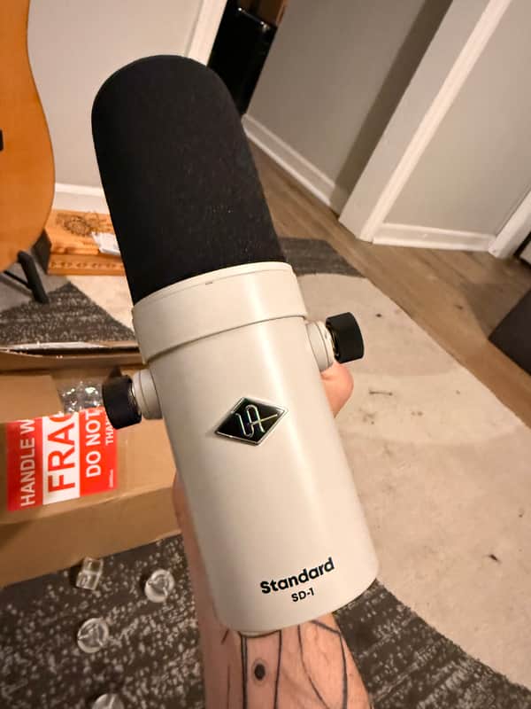Universal Audio Standard SD-1 Cardioid Dynamic Microphone 2022 - Present - White image 1