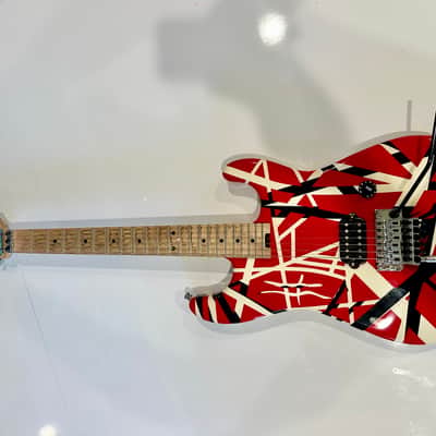 EVH 5150 striped 2020 - Red EVH striped image 1