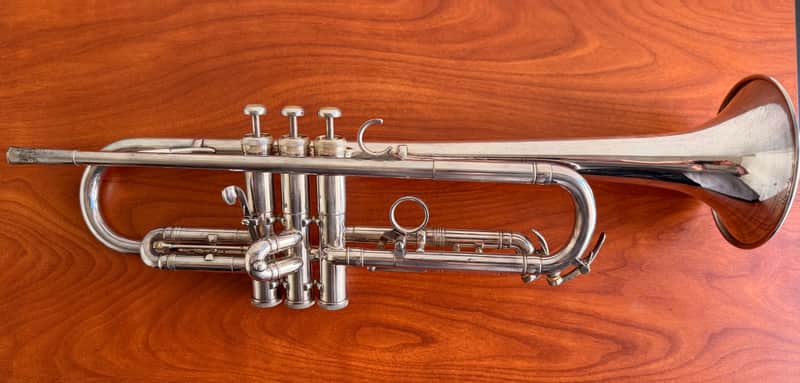 Rare 1960 Olds Mendez Long Model Cornet image 1