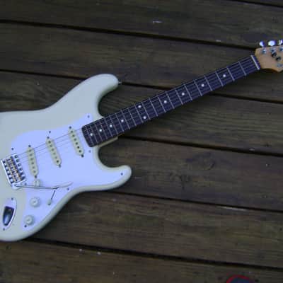 Fender Stratocaster E Serial 1985 White Japan Great Player All Stock image 1