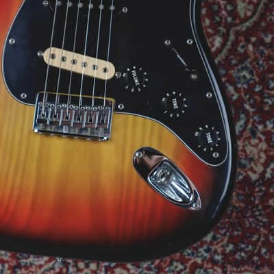 Fender Stratocaster Hardtail with 3-Bolt Neck, Maple Fretboard 1977 - Sunburst image 10