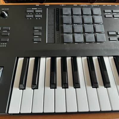 Akai MPC Key 61 Standalone Workstation Synthesizer image 7