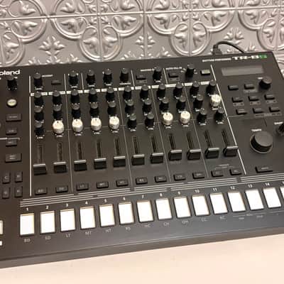 Roland TR-8S AIRA Rhythm Performer with Sample Playback 2018 - Present - Black image 1
