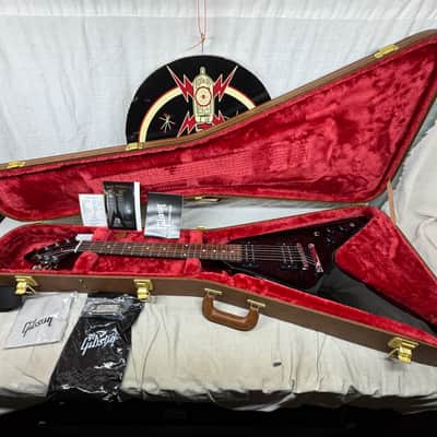 Gibson DSVE00EBCH1 '80s 1980s Flying V Guitar with Case 2023 - Ebony / Black image 1
