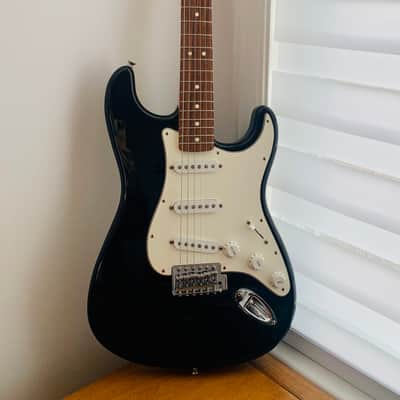 Fender Stratocaster 0134600506 2004 Gloss Black image 2