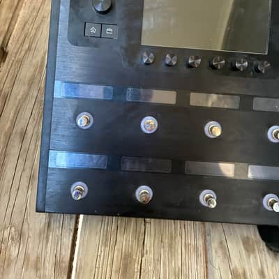 Line 6 Helix Floor 2015 - Present - Black electric guitar modulator multi effect pedal system image 8