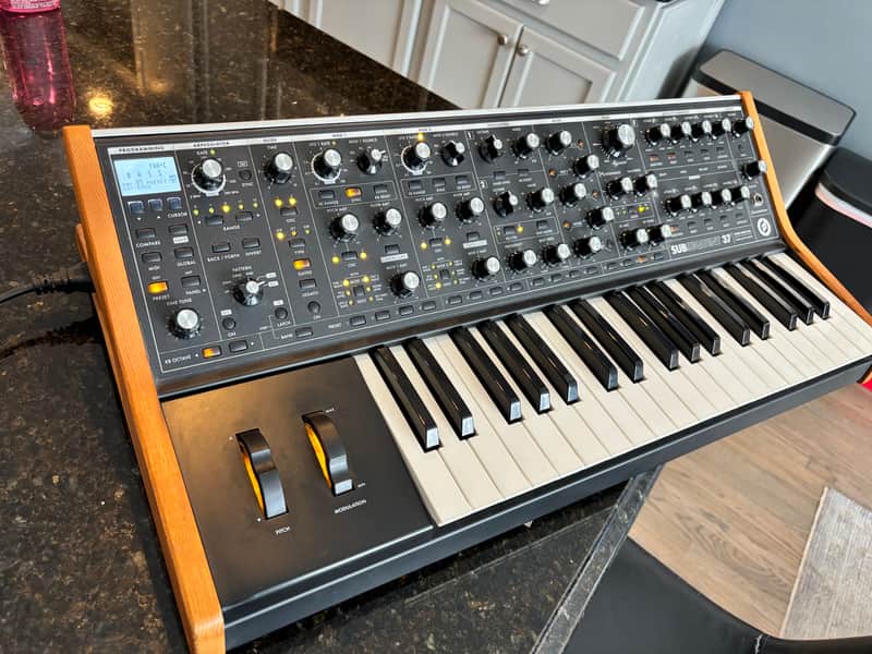 Moog Subsequent 37 Analog Synth 2017 - Present - Black Bild 1