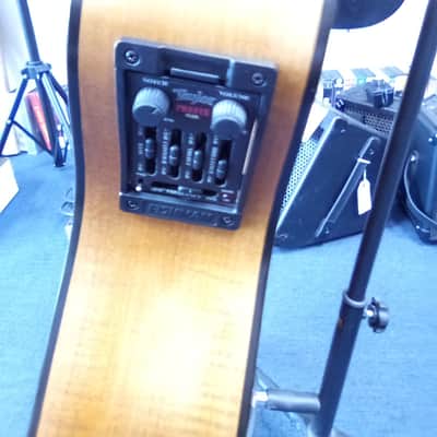 Taylor 314ce ltd 2002 with his case image 5