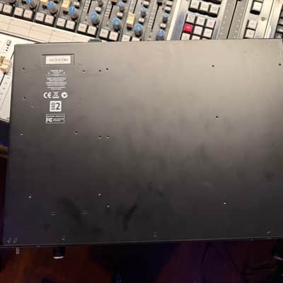Universal Audio Apollo 16 18x20 Thunderbolt 2 Audio Interface with UAD DSP - Black image 5